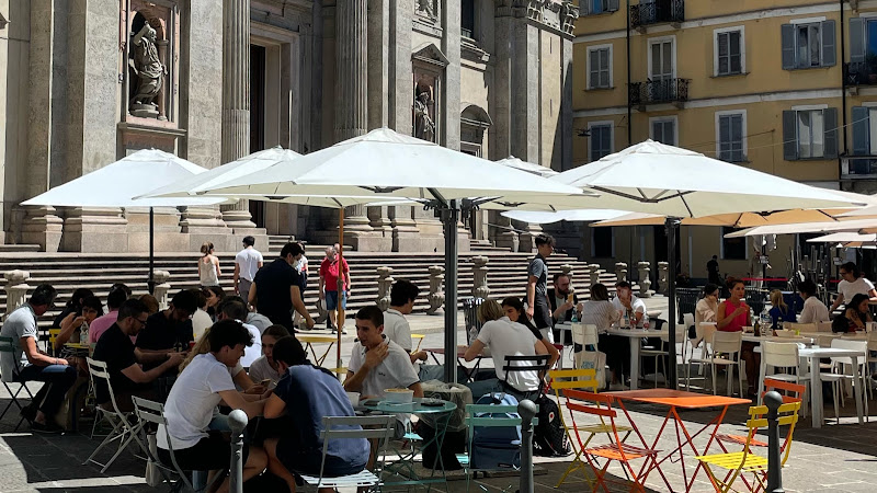Poké Samba Milano Duomo (Piazza Sant’Alessandro, 2)